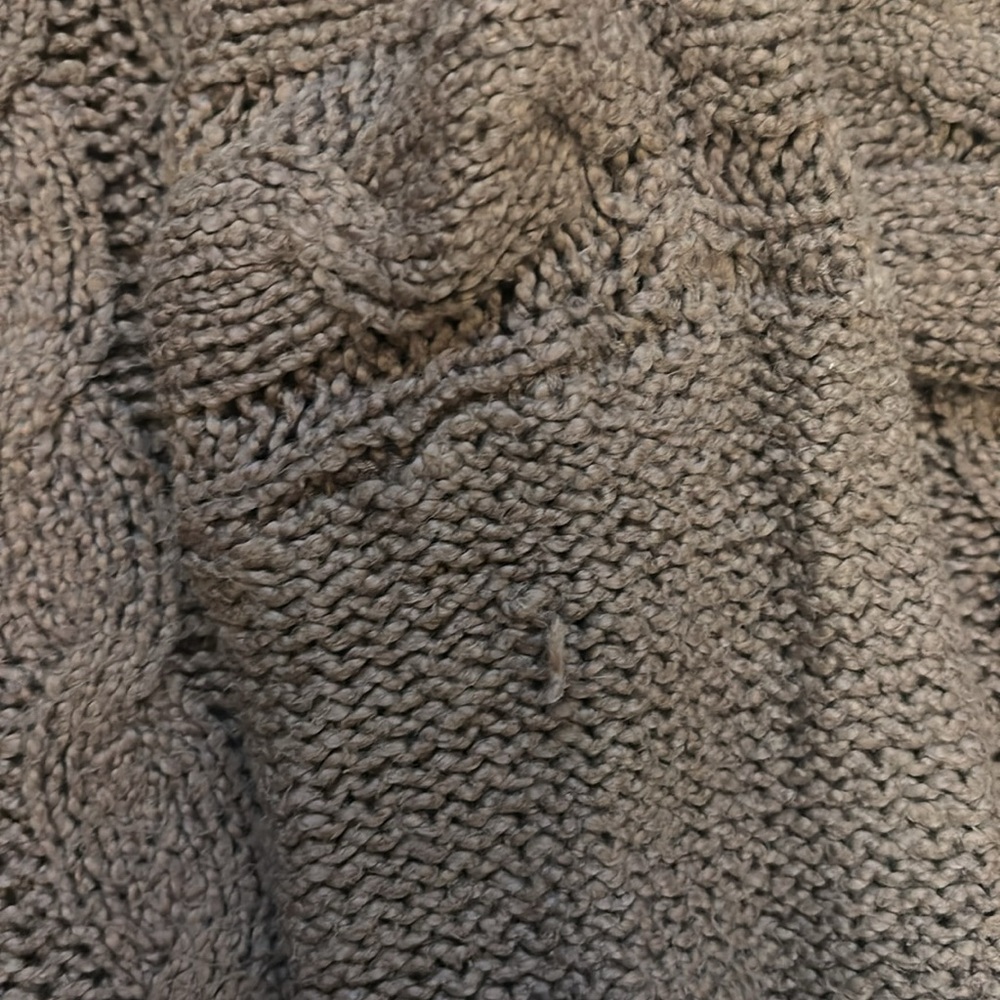 Cableknit Sweater - Picture 5 of 5